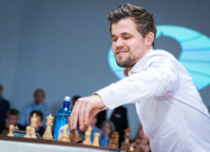 Magnus Carlsen at the FIDE World Fischer-Random Chess Championship 2019 (Wikimedia Commons, CC BY 4.0).